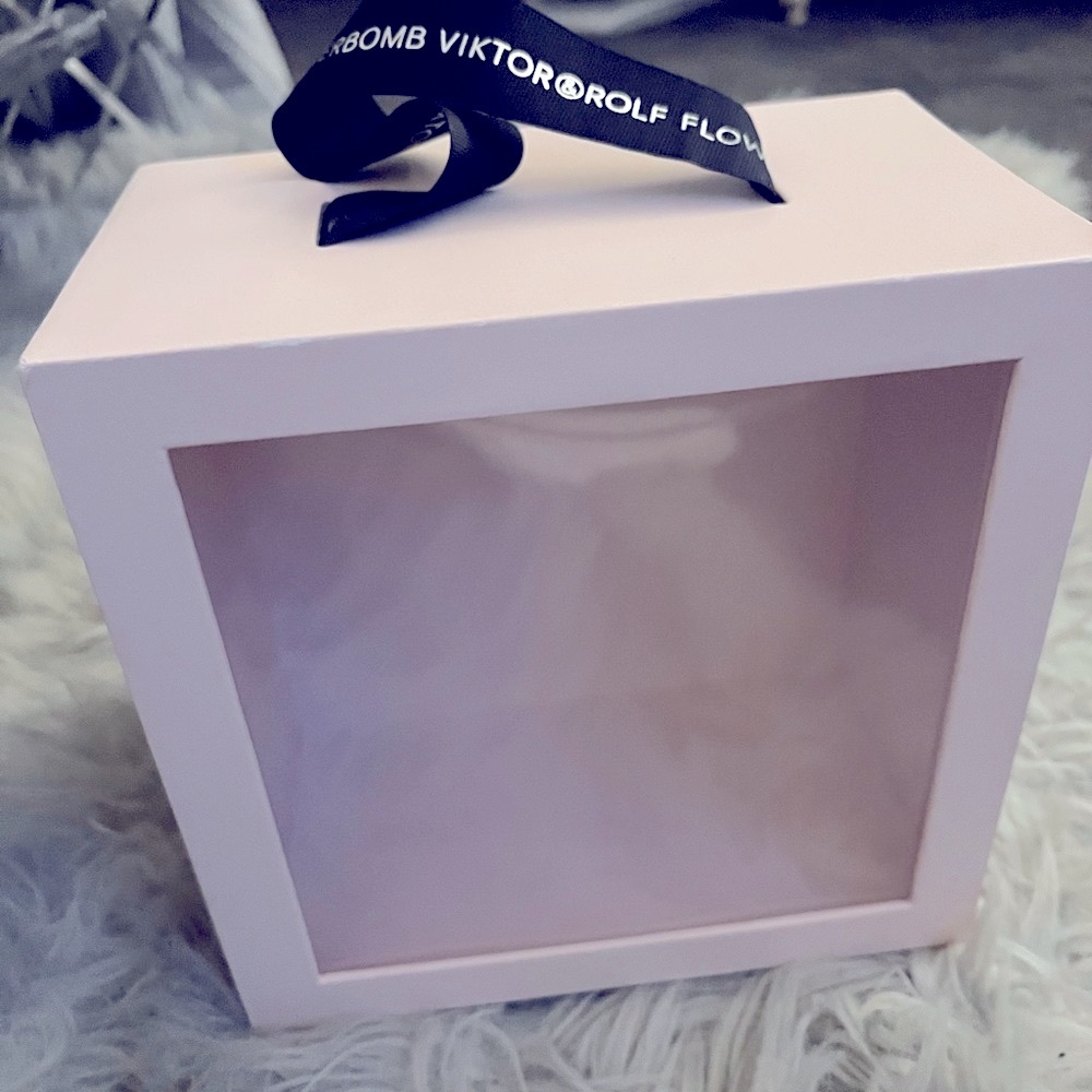 VIKTOR and ROLF FLOWERBOMB SHADOWBOX GIFT BOX